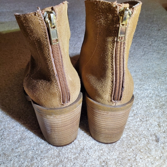 Steve Madden/ Suede Leather Booties - Picture 2 of 6